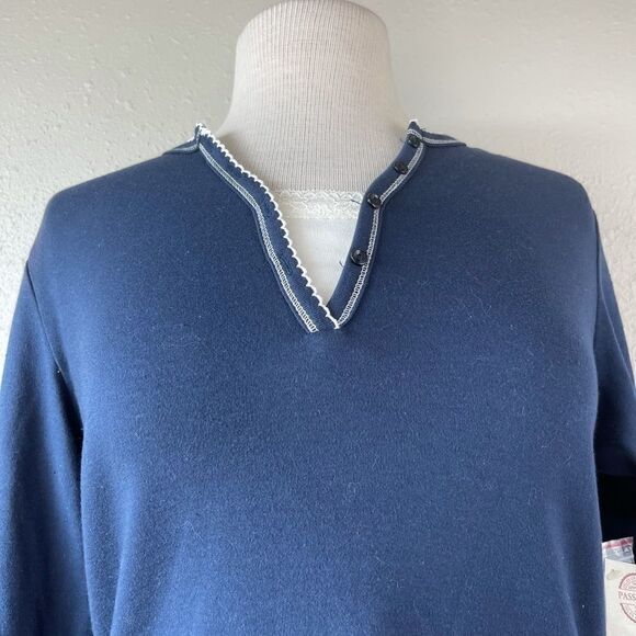 NWT Passports Women’s Top Size M - Picture 3 of 6